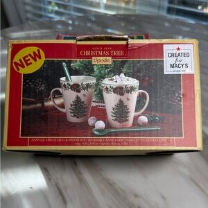 Spode Christmas Tree Mug Set with Green Accents